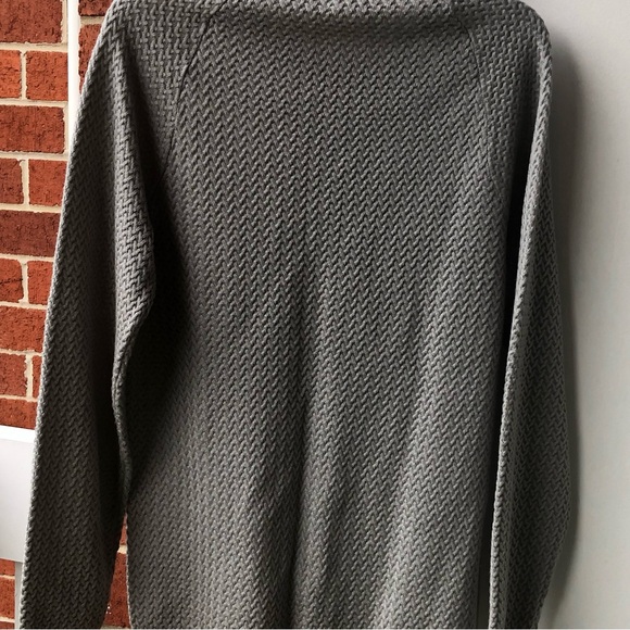 043 - ASOS Gray Crewneck Sweater with Textured Knit - Muscle fit - Picture 4 of 14